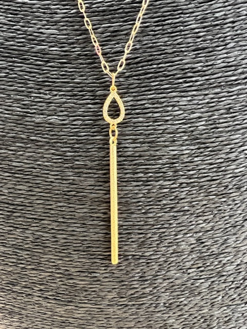 Gold Teardrop Pendant Necklace